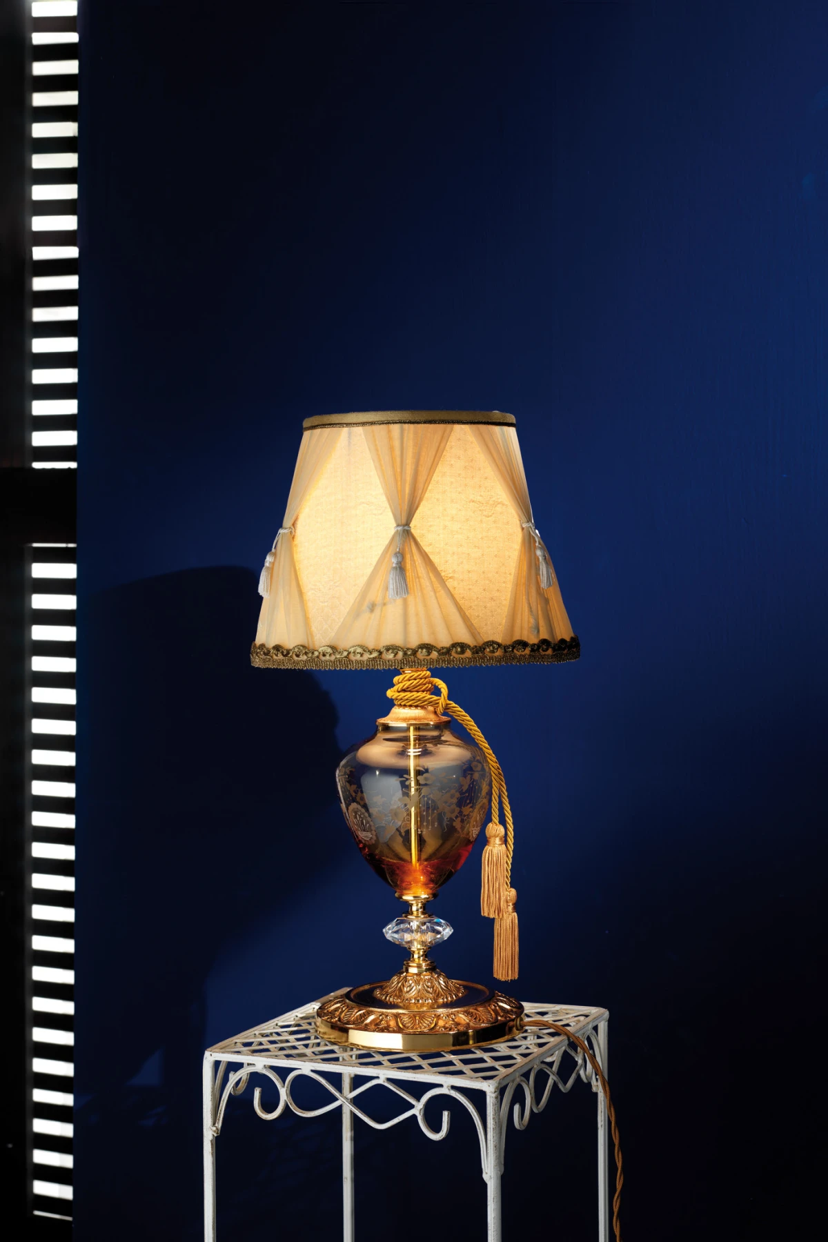 Малая настольная лампа с абажуром 25 см янтарная Garden LP1 Euroluce Light of Italy — фото 1