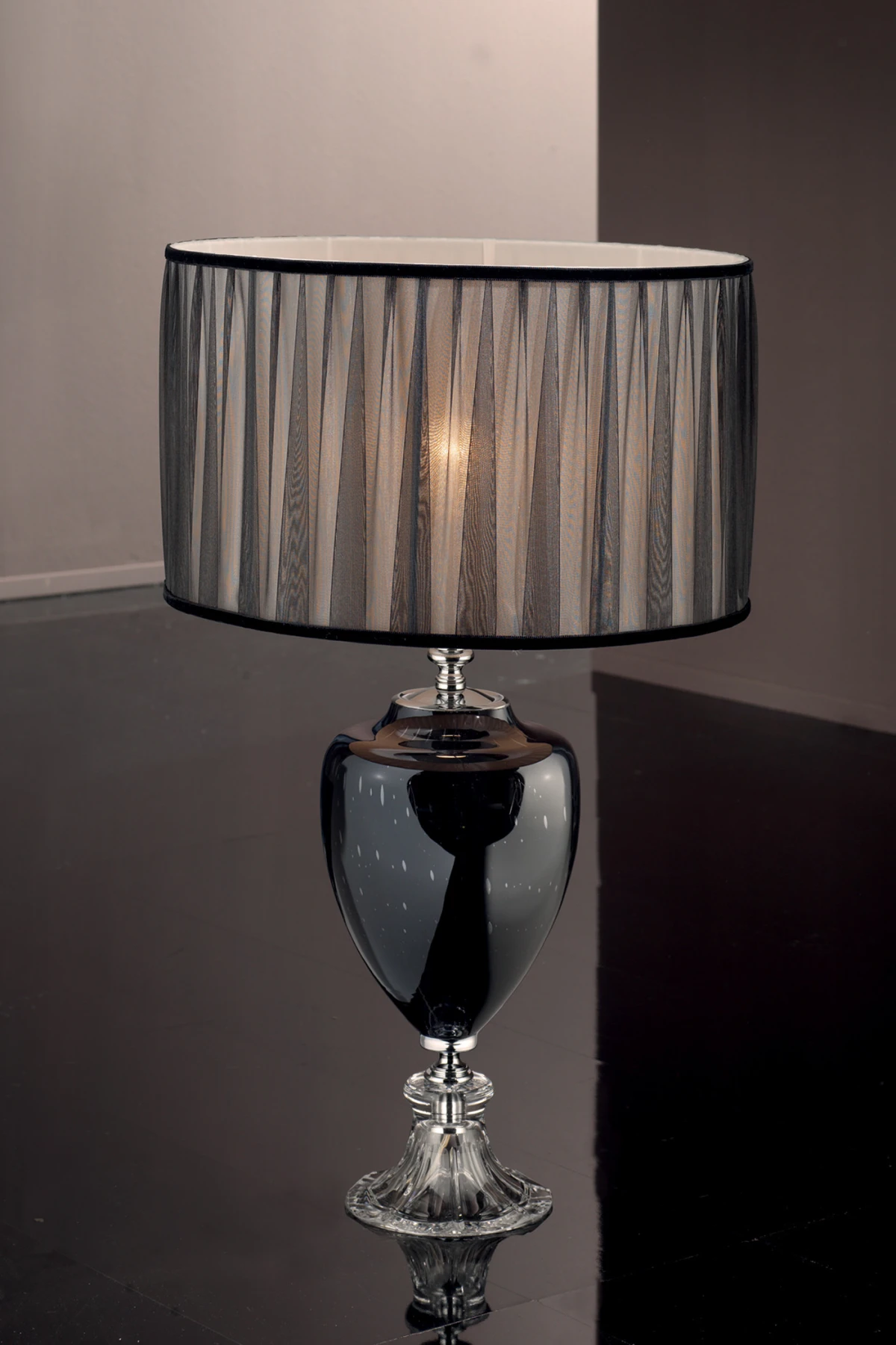 Большая настольная лампа с абажуром 40 см черная Pluton LG1 Euroluce Light of Italy — фото 1