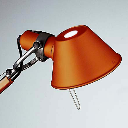 Настольная лампа оранжевая A011860 Artemide — фото 4