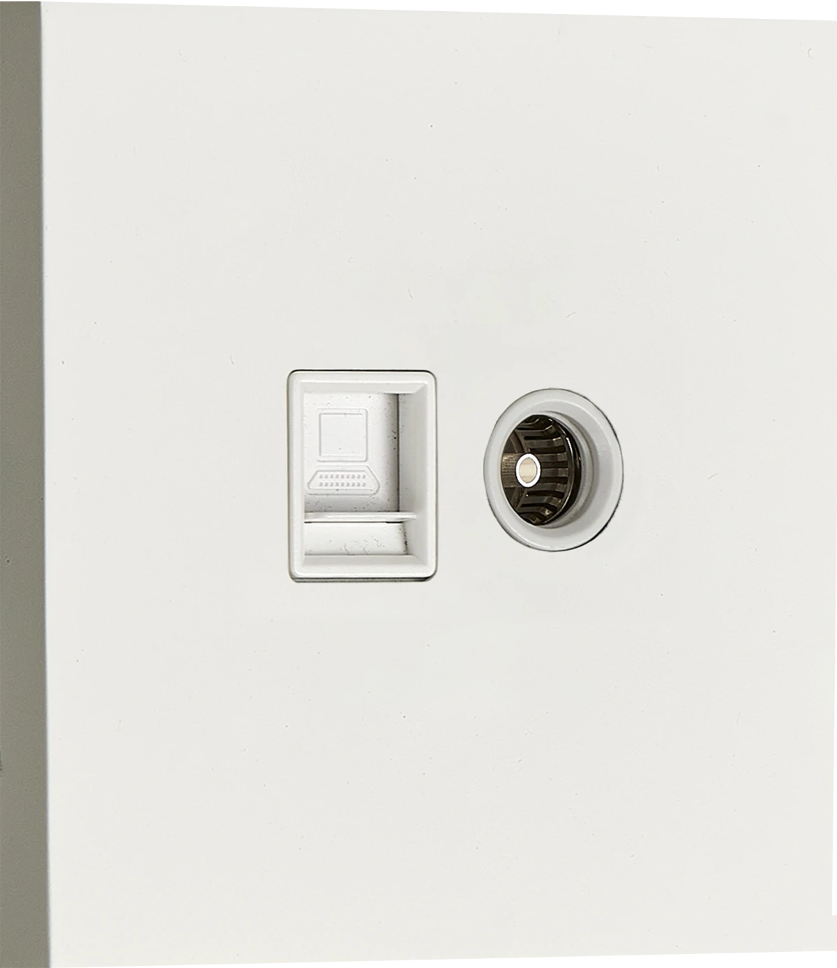Комбинированая розетка TV + RJ45 белая N96 Donel — фото 1