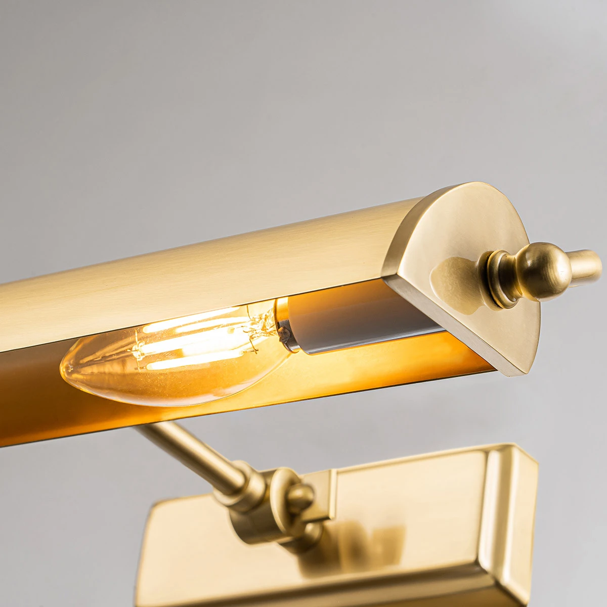 Светильник для картин состаренная латунь WINCHFIELD-PLM-AB Elstead Lighting — фото 2